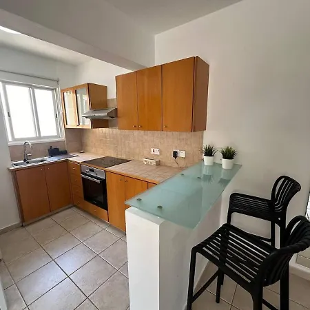 Spacious Center - 203 Apartment *